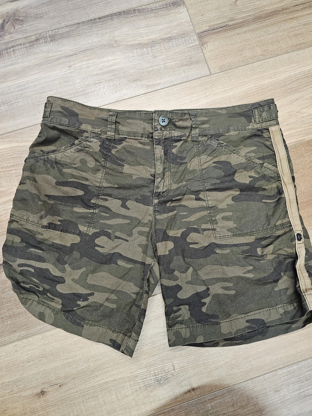 Sanctuary Camo Utility Shorts - Olive Green & Brown - Picture 2 of 7